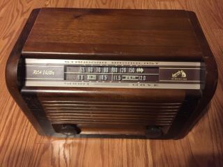Vintage Rca Victor Standard Broadcast Short Wave Tube Radio Wood Cabinet