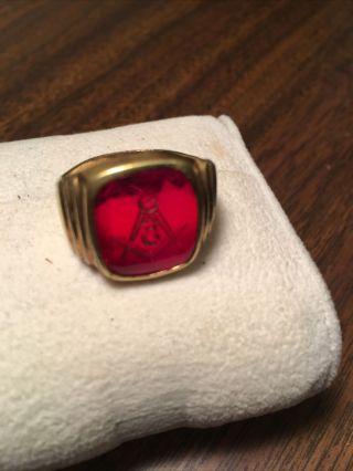 Vintage Masonic Mens Ring 18k Gold Filled Ruby Red Stone W/masonic Emblem Pinkie