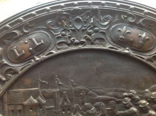 Antique Bronze Wall Plaque Plate of a medieval Battle on a Cast Iron Back 3