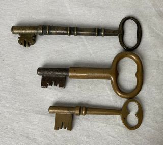 Antique Large Skeleton Keys Set Of 3 Early To Mid 19th Century