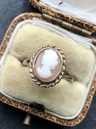 Vintage Yellow Gold Shell Carved Cameo Ring Yellow Gold Round Band