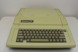 Vintage Apple II IIe Computer A2S2064 Keyboard California USA 2