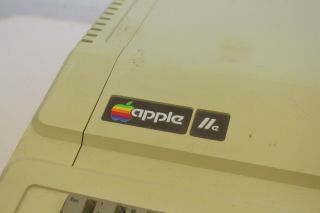Vintage Apple II IIe Computer A2S2064 Keyboard California USA 3