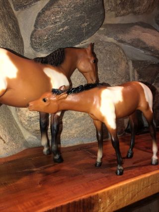 Breyer Horse Pair Pinto - Traditional Size Mare & Suckling Foal 1982 - 1983 Special 2