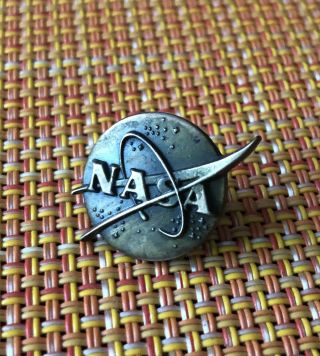 Vintage Rare Metal Nasa Logo Lapel Pin Tie Tack