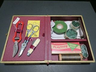 Vintage Flower Arrangement Gift Set/toolkit.  Two Wiss Shears One Schrade Knife.