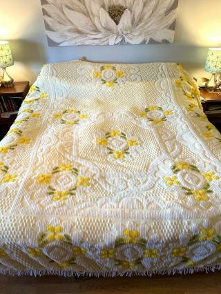 Vintage Handmade Chenille Bedspread 85x107 Yellow Lightweight Fringe