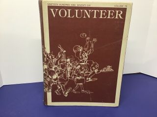 University Of Tennessee Volunteers Yearbook/annual - Dated 1976