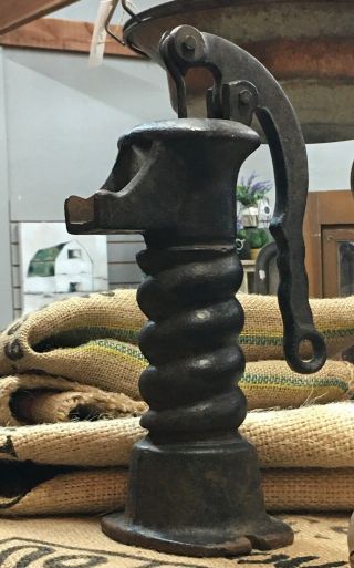 Vintage Black Hand Well Water Pump Cast Iron Yard Art/decor