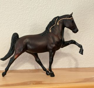 Breyer Twh (tennessee Walker) Mahogany Bay 1998 Wche 1,  500 Made Nan Cards