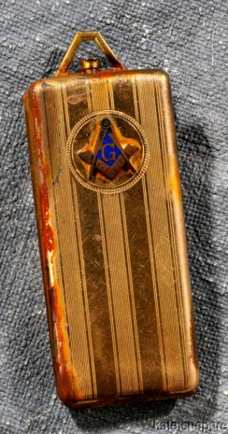 Vintage Mysterious Masonic Freemason Miniature Gold Case W/ Logo B.  Mfg Co.