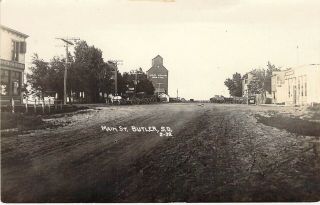Butler S.  D.  Main Street Rppc - 1912 Pmk - Dirt Street - Grain Elevator,  State Bank