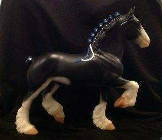 97 - 98 Black Blue & White Ribbons Peter Stone Trotting Clydesdale Drafter Model