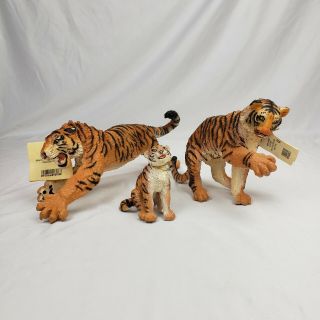 The Vanishing Wild Safari Ltd Siberian Tiger Male Female Cub Figure Set Orange