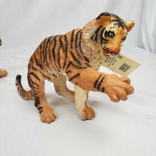 The Vanishing Wild Safari Ltd Siberian Tiger Male Female Cub Figure Set Orange 3