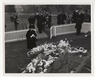John F.  Kennedy State Funeral Vintage 8x10 - Princess Grace Kelly At Graveside