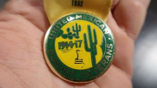 Mexican Border Service 1911 1917 Button Pin Veterans 1952 Ribbon Convention 3