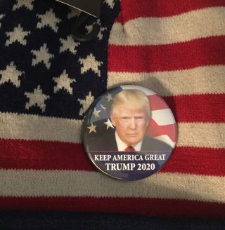 TRUMP 2020 PIN,  BEANIE SKI CAP MAGA MAKE AMERICA GREAT FLAG STARS STRIPE Keep 2