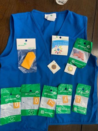 Daisy Girl Scout Vest Size Xxs/xs (4 - 5/6 - 6x) With Badges And Pins