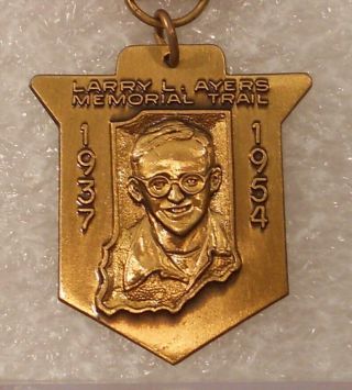 Vintage Boy Scout BSA Larry L.  Ayers Memorial Trail Medal Bronze color 2