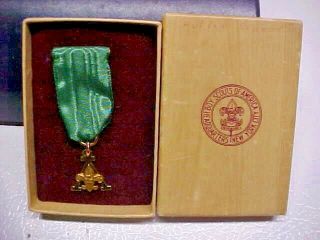 Boy Scouts Training Award Medal Solid Green Ribbon Box Gold 1/20 10k