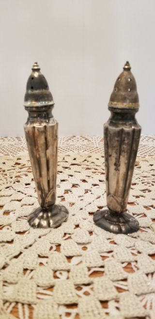 W.  B.  Mfg.  Co.  Set Of Vintage Silver Plated Salt And Pepper Shakers Tall
