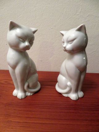 Vintage Pair Mid Century White Cat Toyo Japan Figurines