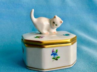 Herend Cat Kitten Trinket Box With Lid And Flowers