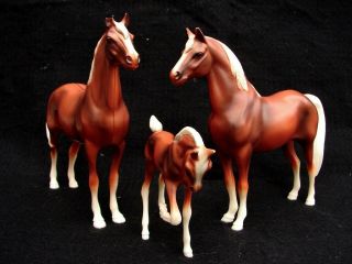 Vintage Hartland Plastic Horse Models From The 1960s - Stallion,  Mare,  And Foal