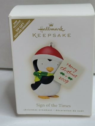 2009 Hallmark Keepsake Christmas Ornament Penguin Sign Of The Times Vip Ornament