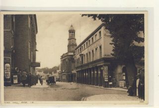 D 694 Isle Of Wight - Early Postcard Of The Town Hall & Lind St. ,  Ryde - Nigh