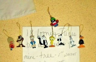 9 Miniature Looney Tunes Ornaments - Tweety,  Sam,  Pepe 