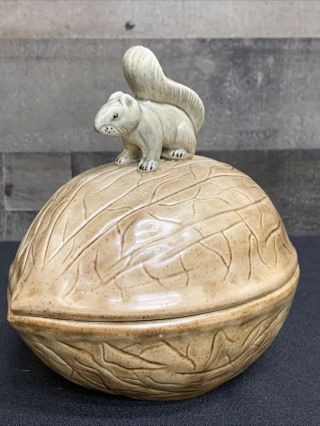 Vintage Ceramic Squirrel Walnut Cookie Jar/candy Dish/nut Bowl Canister Lid 1972