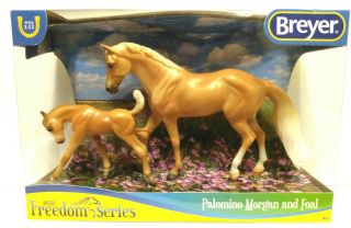 Breyer Classic Palomino Morgan Mare & Foal Freedom Horse Set 1:12 Model 62045