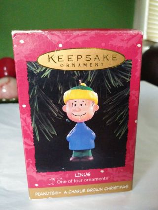 Hallmark Keepsake 1995 Ornament Linus Peanuts Charlie Brown Christmas
