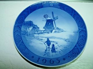1963 Royal Copenhagen 7 " Christmas Plate Windmill