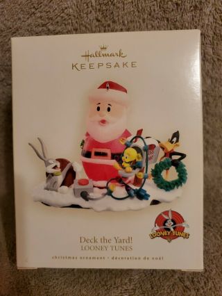 Looney Tunes Daffy,  Tweety & Bugs Hallmark Ornament Deck The Yard ©2007 Lnib