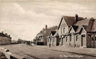 Postcard Yorkshire Edlington - The Royal Hotel