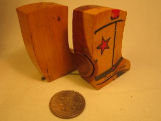Vintage Wooden Wood Cowboy Boots Salt & Pepper Shaker Duncan Oklahoma [z230b]