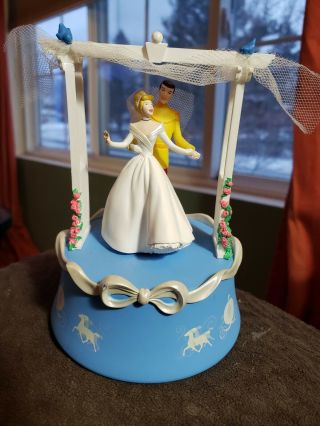 Hallmark Keepsake Cinderella Wedding Day Dance Disney Music Box Ornament Disney