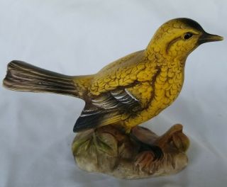 Vintage Gold Finch Porcelain Bird Figurine Japan 4.  5 " Tall