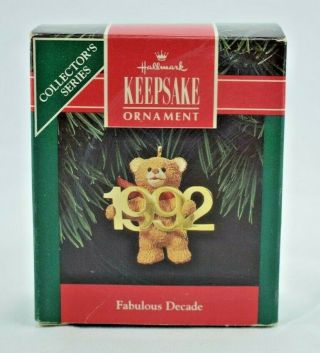 Hallmark Keepsake Ornament - Fabulous Decade Collector ' s Series - 1992 Bear 2