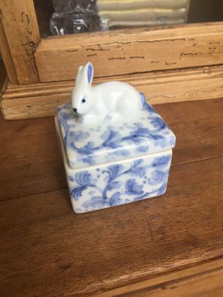 Andrea By Sadek Vintage White & Blue Porcelain Bunny Rabbit Lidded Trinket Box