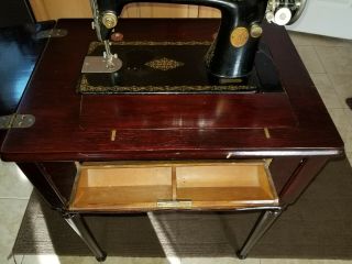 Vintage Singer Cast Iron Sewing Machine with Wooden Table Cabinet 2