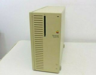 Vintage Apple Macintosh Quadra 700 Mac Computer M5920 Powers On