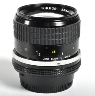 Vintage Nikon Nikkor 85mm f2 Ai Fixed Portrait Camera Lens w/ caps & case 3