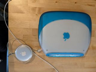 Apple iBook G3 Clamshell Blue - Functional & Vintage 5