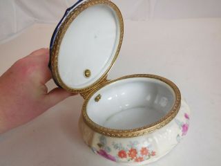Vintage Floral Ceramic Chamber Pot with Lid and Handle 10 x 7 Ornate 3