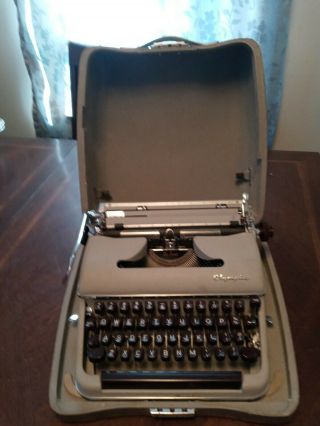 Vintage Olympia Deluxe Portable Typewriter Types In Cursive With Hard Shell Case