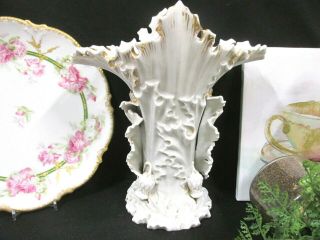 Antique Old Paris Porcelain Gilt Vase Victorian Rococo Floral Fan Vase
